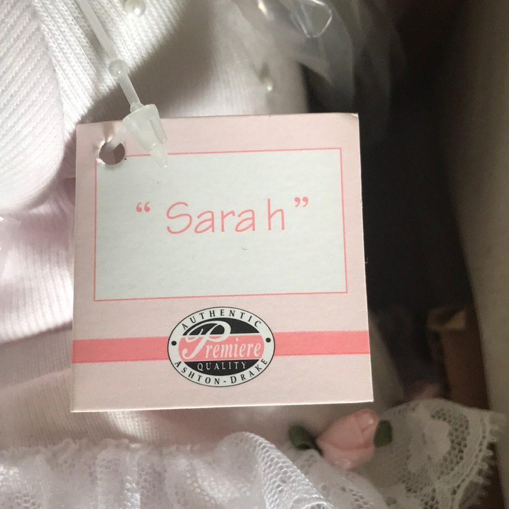 Ashton Drake “Sarah” Collectable Doll - Picture 4 of 8